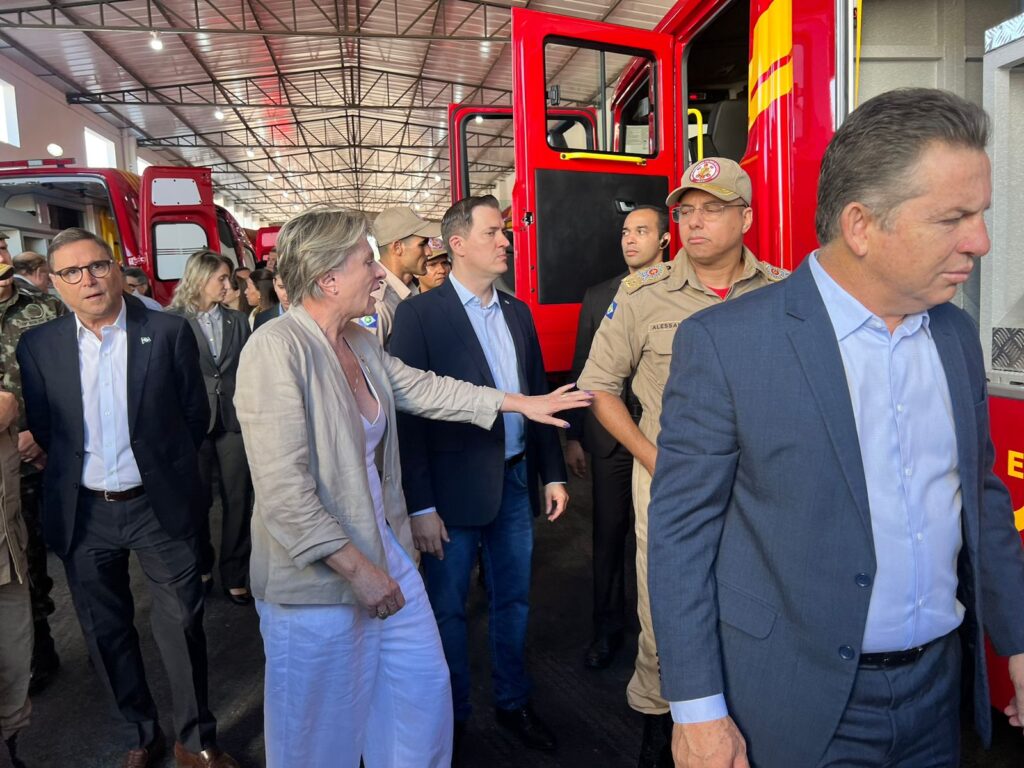 Inauguração corpo bombeiros - margarethbuzetti