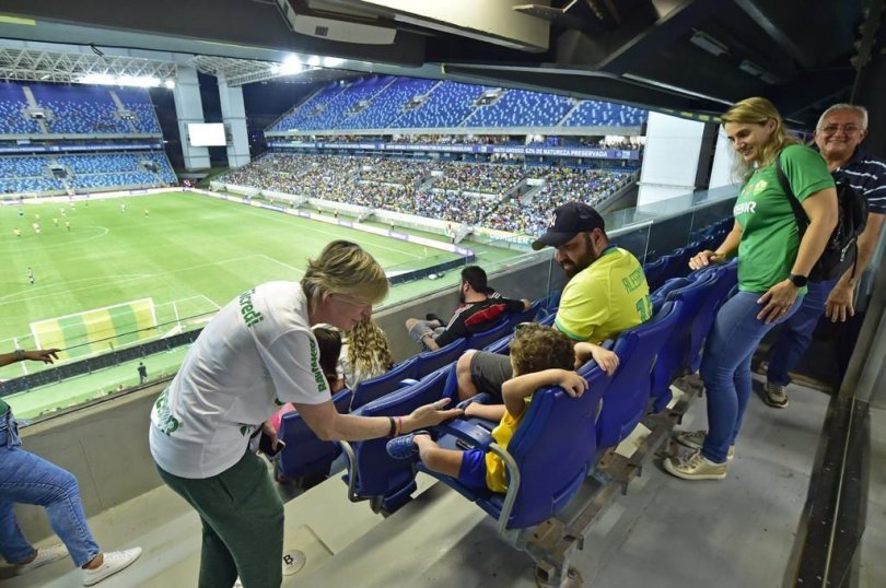 A pedido de senadora, Governo e Cuiabá EC firmam parceria para autistas assistirem jogos na Arena Pantanal